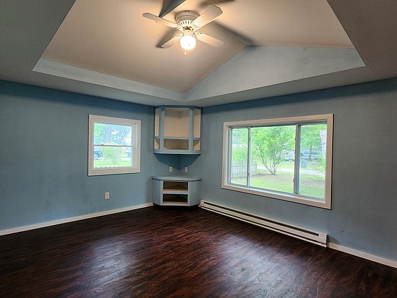 5th image of 2389 W Oakland Dr