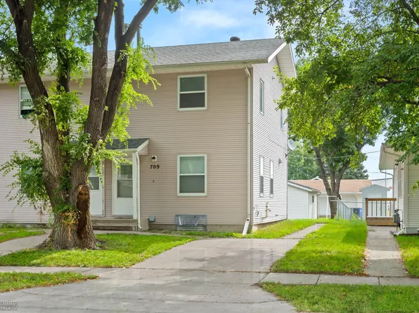 709 26th St N, Fargo, ND 58102