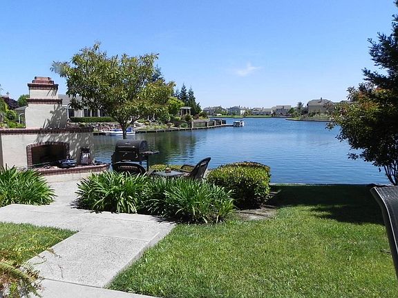 2nd image of 3926 Oak Shores Dr