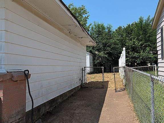 3rd image of 4608 N Main St