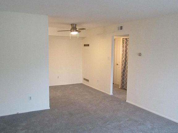 3rd image of 5200 Hilltop Dr APT D22