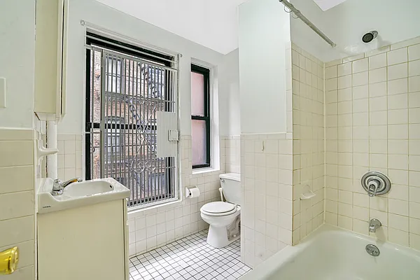 Rented by Compass | media 7