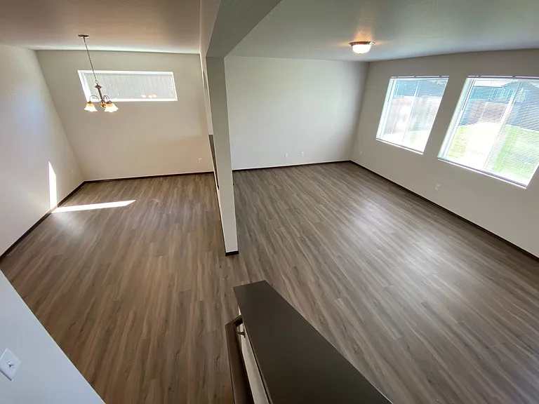 2108 W Sunnyview Ln — Photo 10