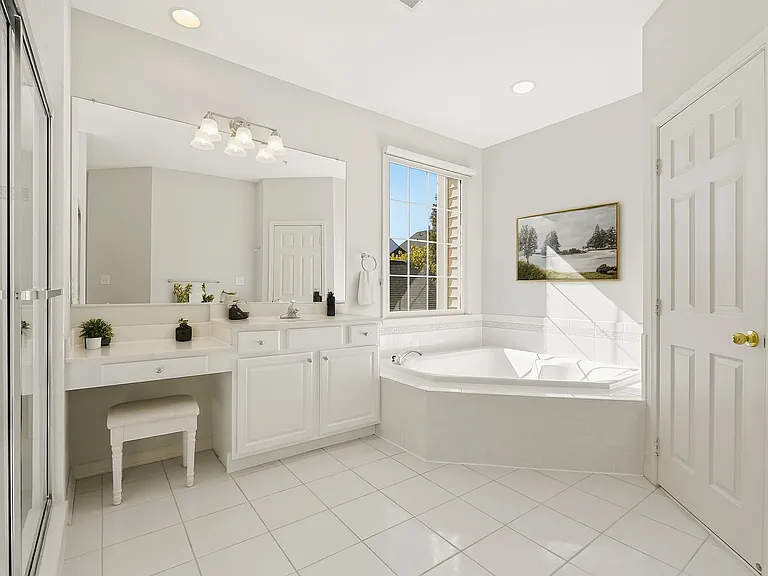 1022 Crestfield Dr — Photo 14