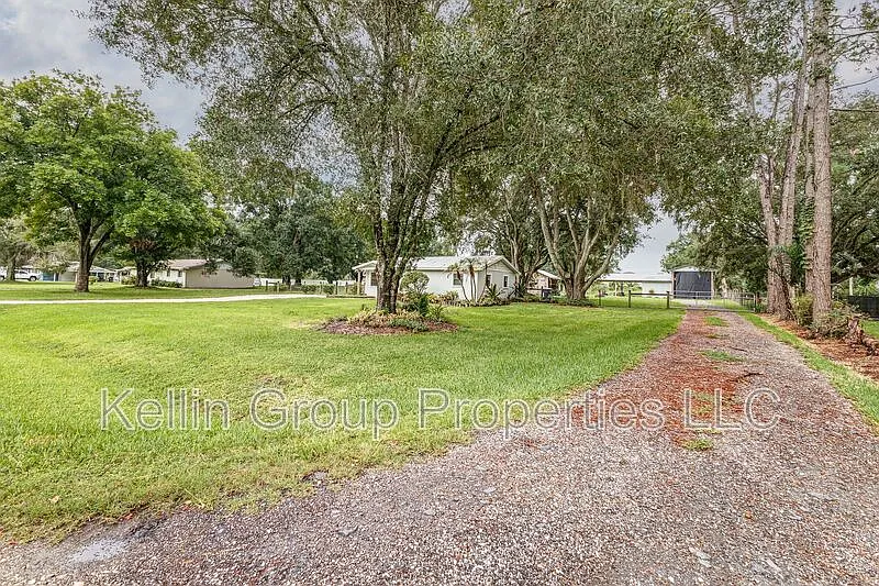 3 bed, 2.0 bath, 912 sqft, $2,200 — Photo 4