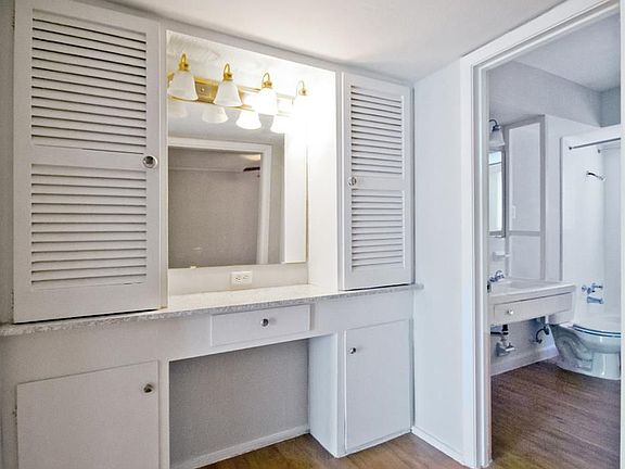 4th image of 1000 Heights Blvd APT 15