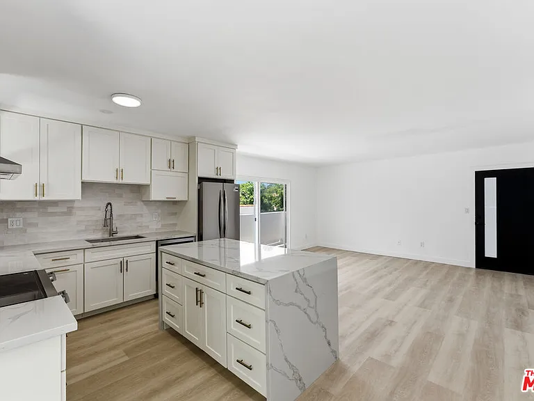 929 N Stanley Ave #2 — Photo 2