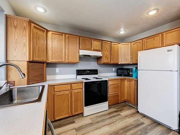 5th image of 510 Stony Meadow Dr