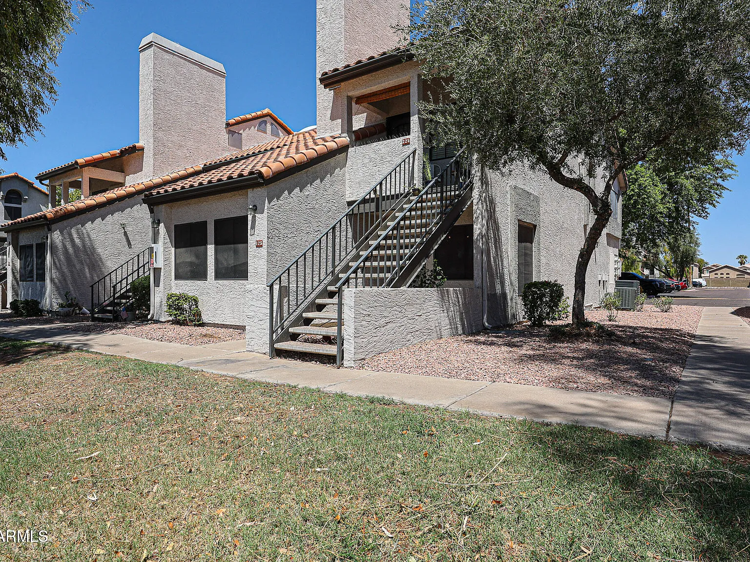 2 bed, 1.0 bath, 832 sqft, $1,600 — Photo 3