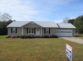 105 Lake Villa Cir, Morrison, TN 37357