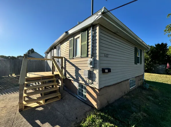 602 High Grove Blvd, Akron, OH 44312