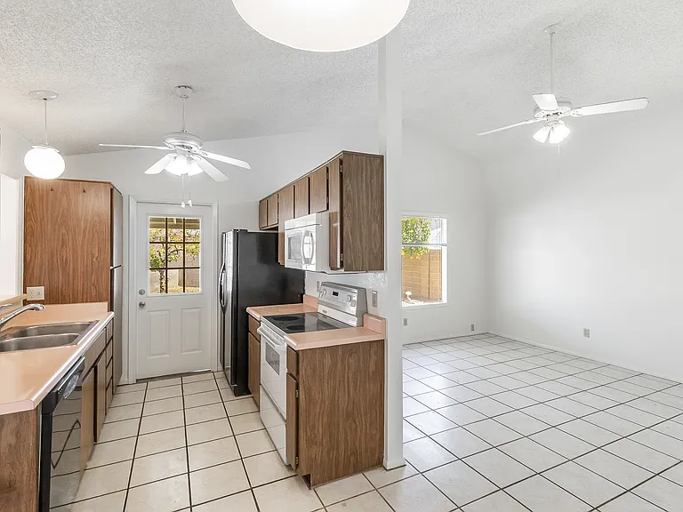 16216 N 16th Pl — Photo 13