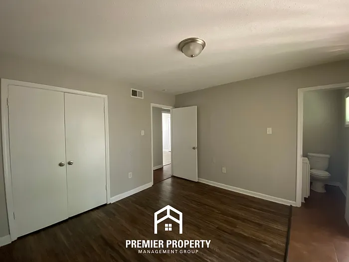 4040 Sandburg St — Photo 14