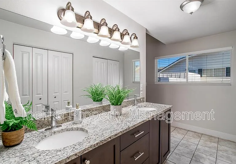 781 N Valley View Dr #16 — Photo 28