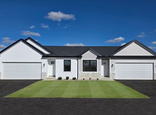 8028 Memorial Hwy, Ottawa Lake, MI 49267