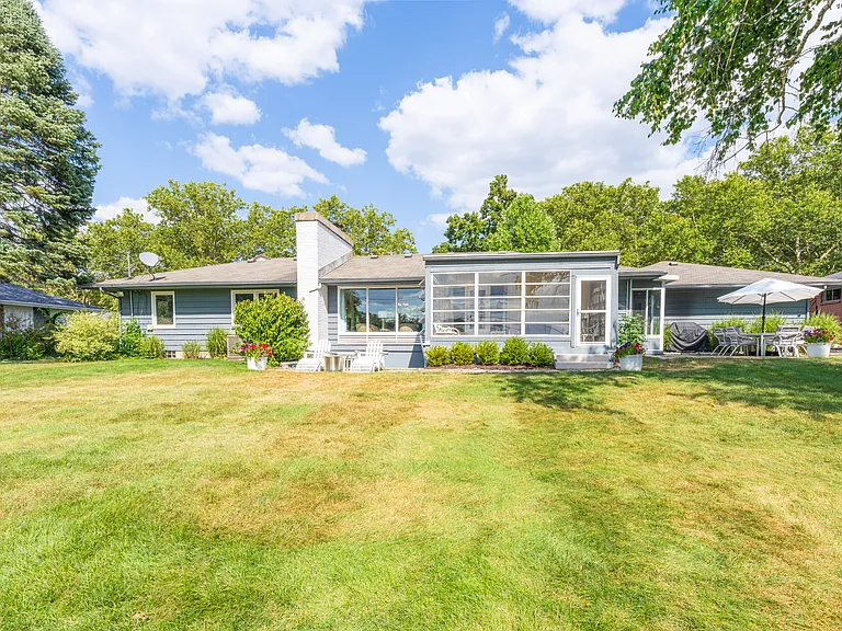 1949 Meadowfield Dr NE — Photo 48