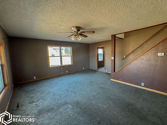 5th image of 211 Colfax St