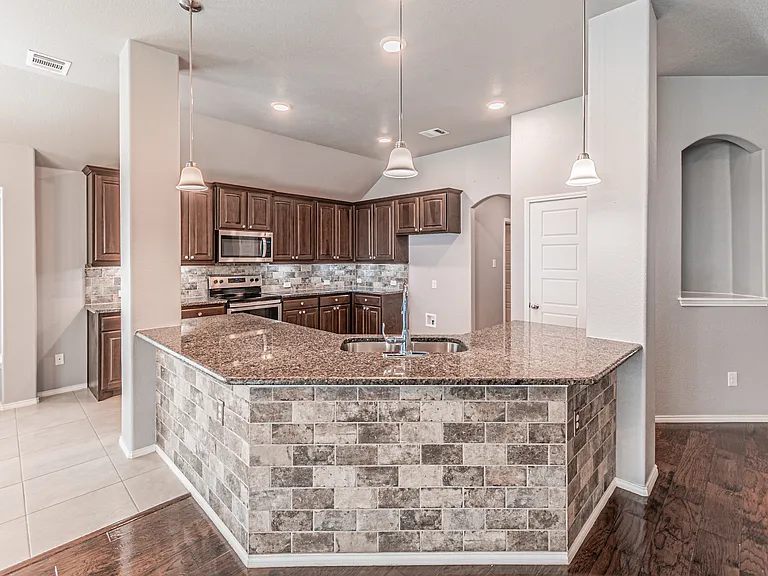2553 Hadley St — Photo 10