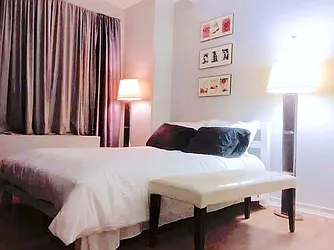 Rented by R New York