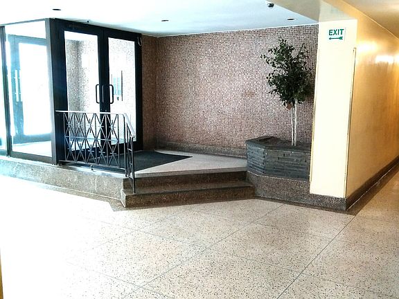 4th image of 14215 Franklin Ave APT 7A