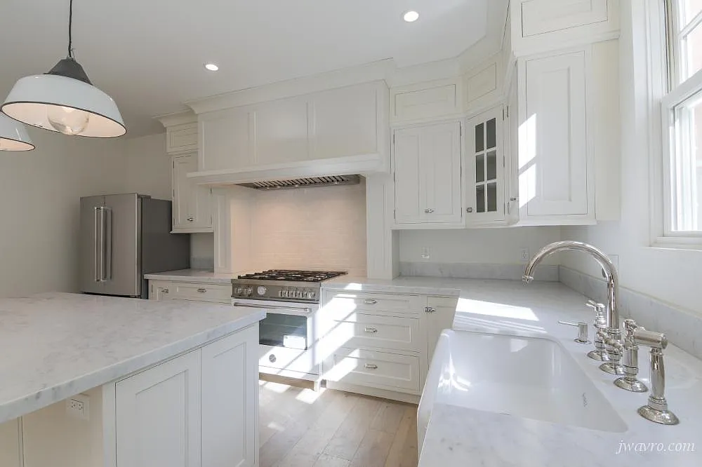Stunning Pacific Heights Two Bed Two Bath — Photo 4