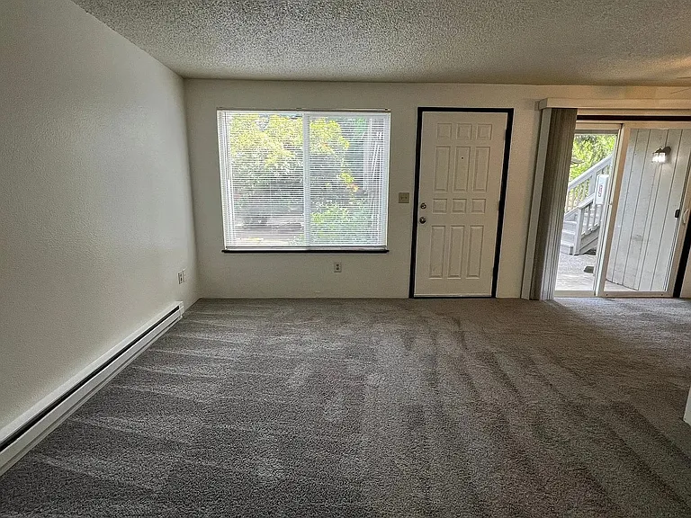 19109 SE Yamhill St #D — Photo 13