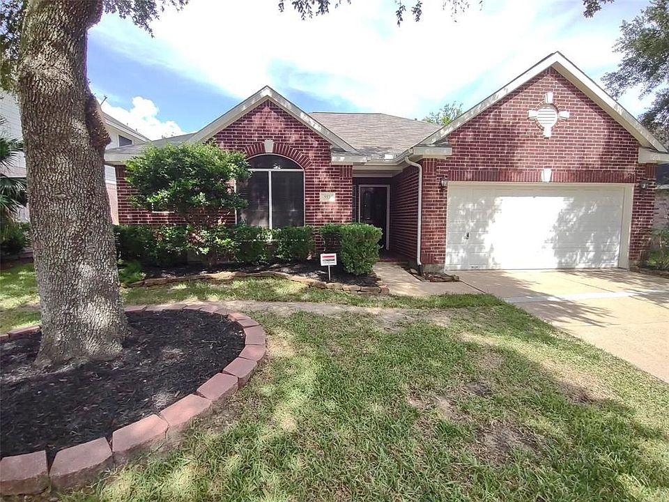 1st image of 911 Tennyson Dr