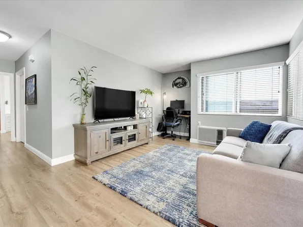 12719 Robison Blvd APT 18, Poway, CA 92064