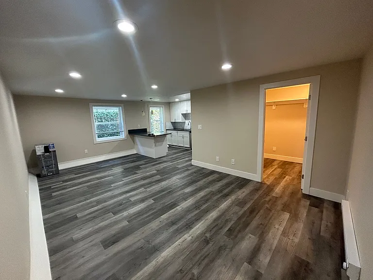 Anita Road Apartments — Photo 9