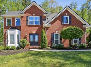 1655 River Oak Dr, Roswell, GA 30075