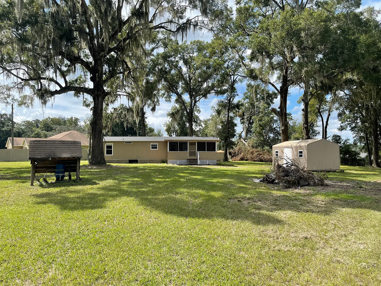 2 bed, 876 sqft, $1,600 — Photo 1