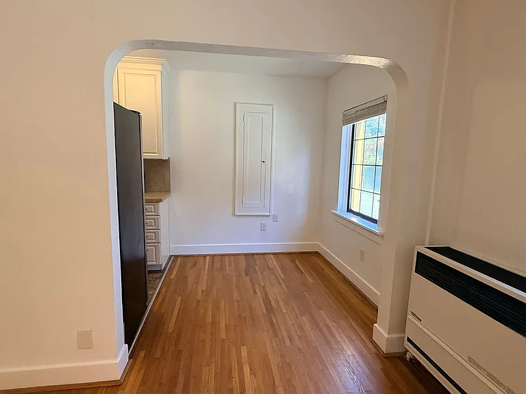 Fontana Court Apartments — Photo 28