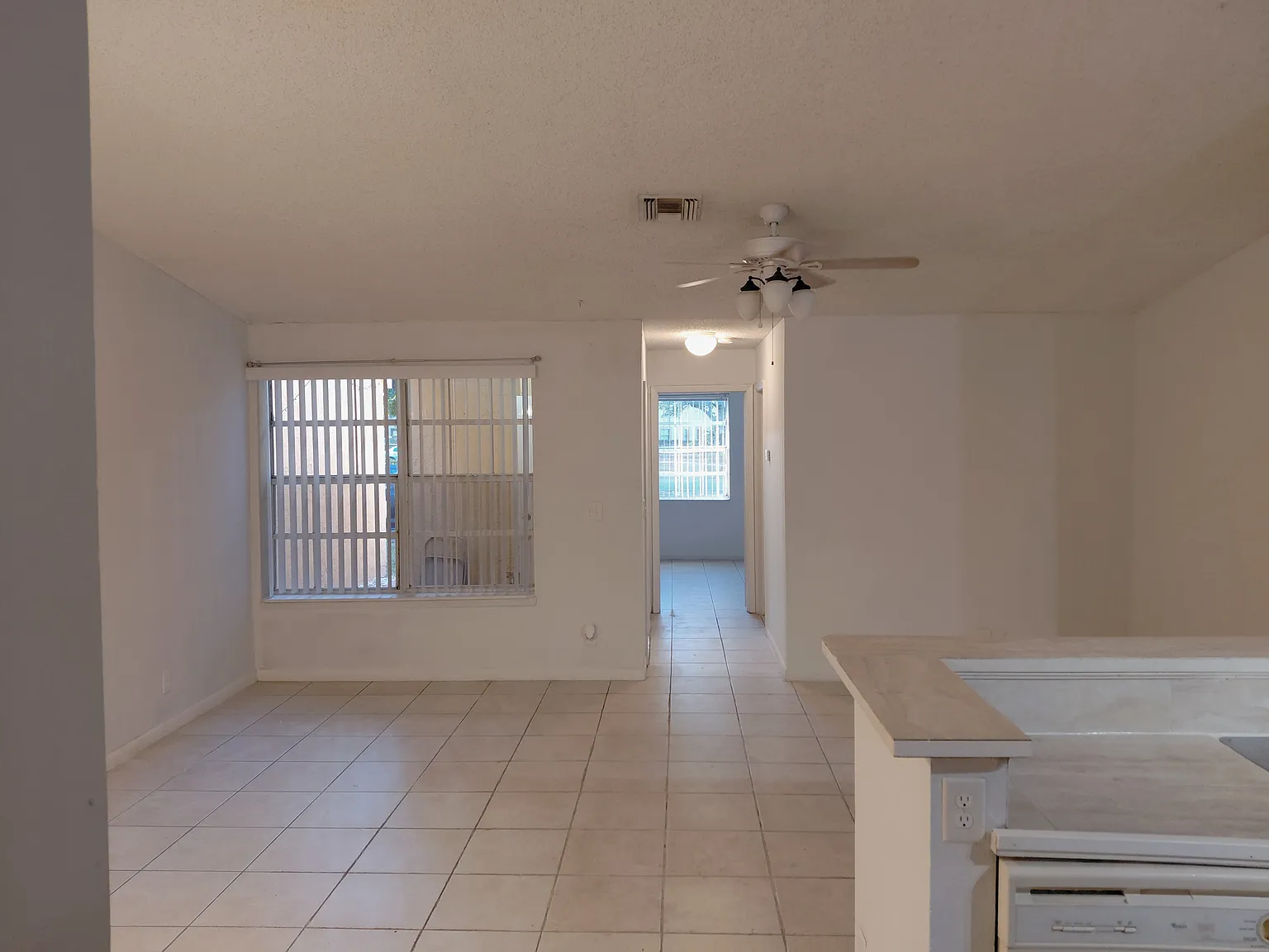 2 bed, 1200 sqft, $2,050 — Photo 2
