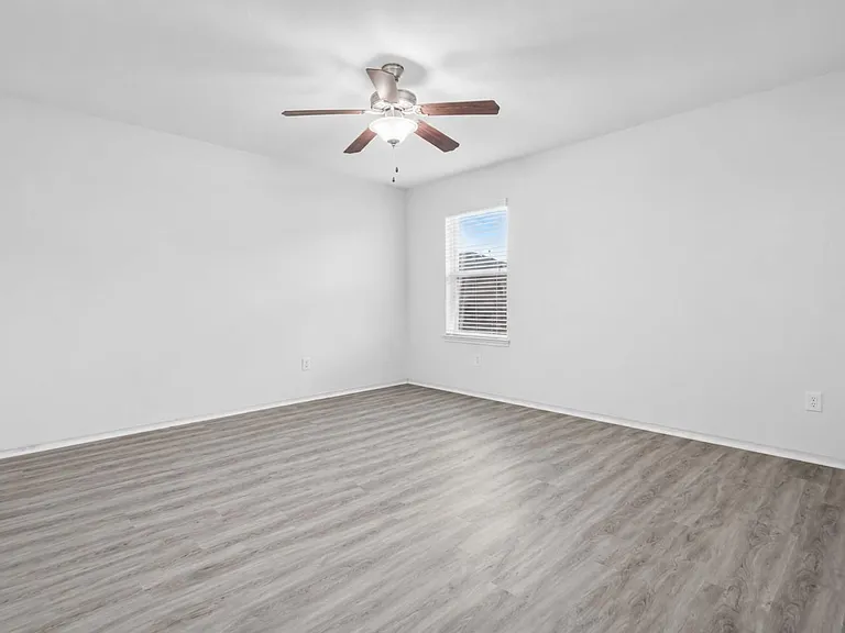 166 Meadow Grove Dr — Photo 37
