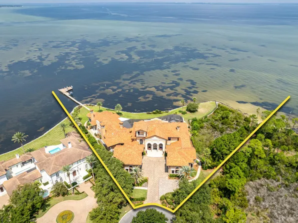 4300 Breakwater Dr, Destin, FL 32541
