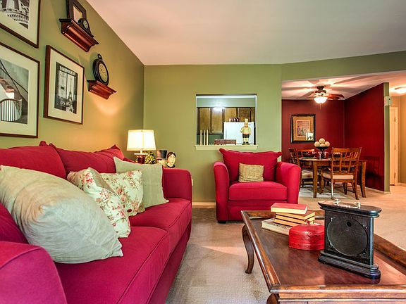 3rd image of 305 Greenwich Ave APT B118