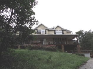 1022 Lakeview Dr, Cross Junction, VA 22625