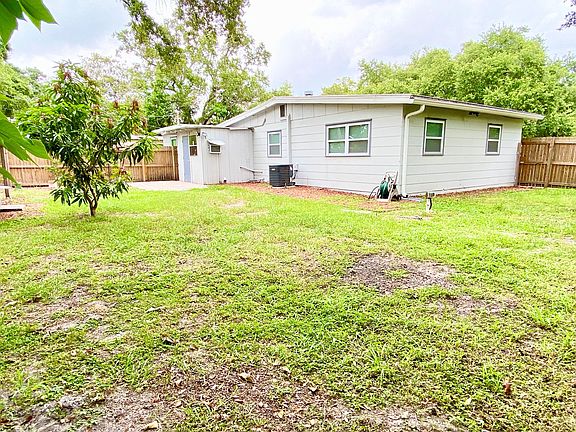 5th image of 236 Emerald Ln