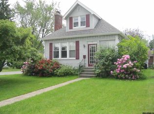 30 Fordham Ct, Albany, NY 12209