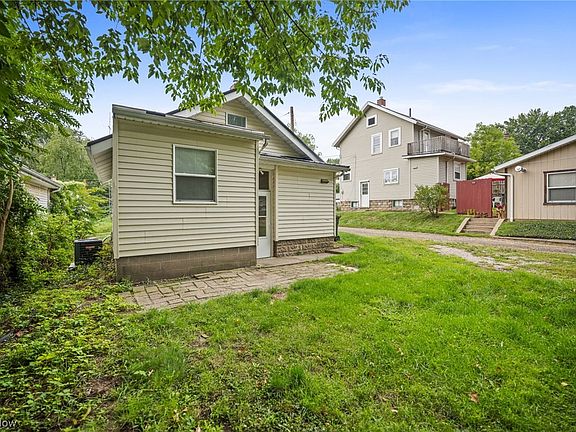 5th image of 1517 16th St NE