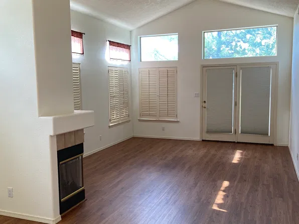 6816 Medinah Ln NE, Albuquerque, NM 87111