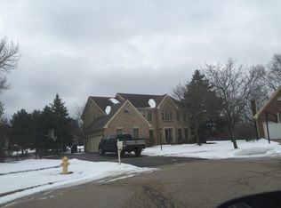 570 Partridge Dr, West Chicago, IL