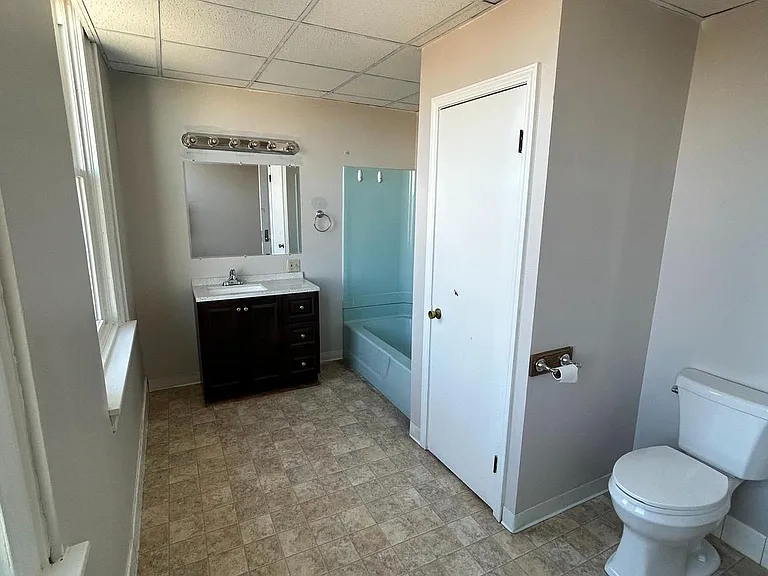 702 Chestnut St #3 — Photo 8