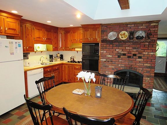 Kitchen- table seats 6- view to family room