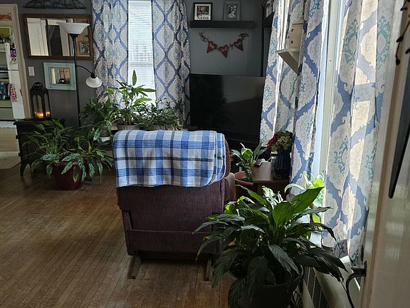 5th image of 450 Old Center Road