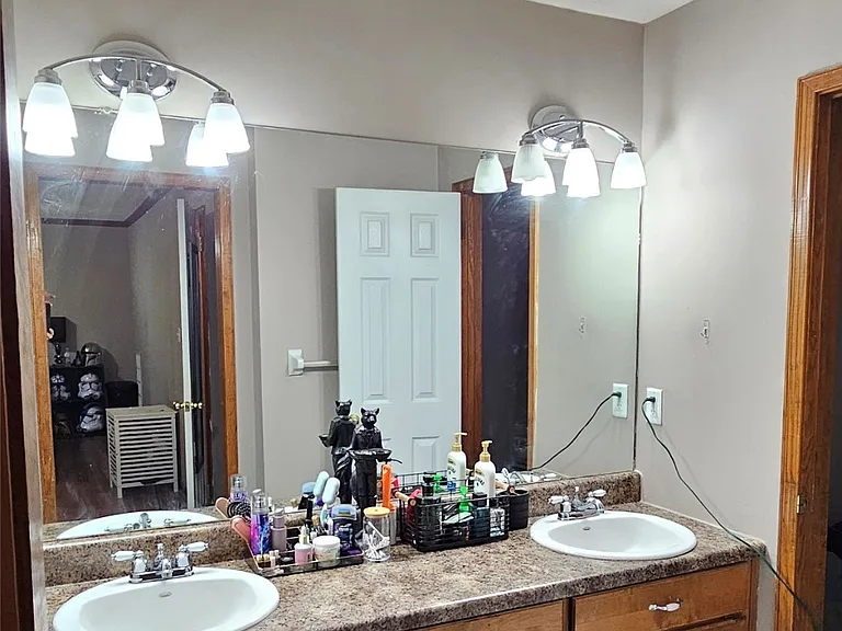 738 Summer Ln — Photo 10