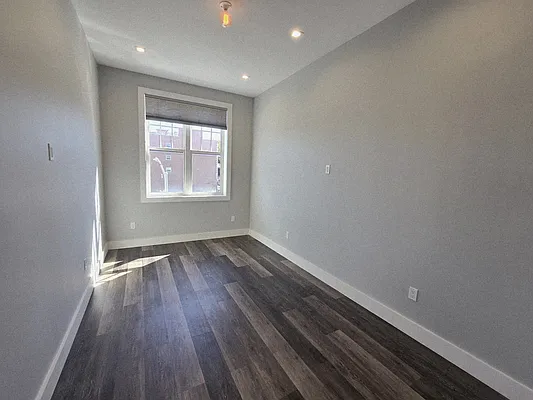 Rented by Voro Purple LLC | media 40