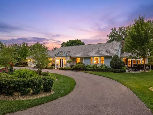 17803 Maple Hill Rd, Wayzata, MN 55391
