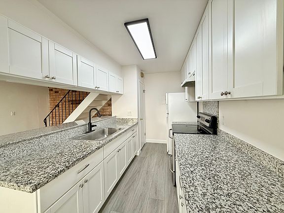 3rd image of 5461 Spinnaker Walkway APT 2