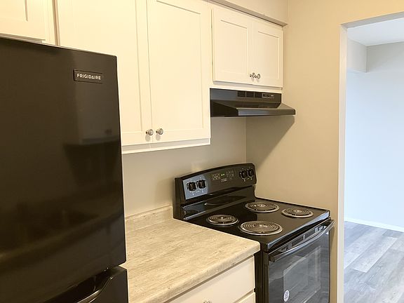 5th image of 1700 Elder St APT 104